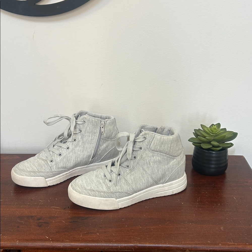 Casual Wedge High-Top Sneakers in Heather Gray - Picture 2 of 3